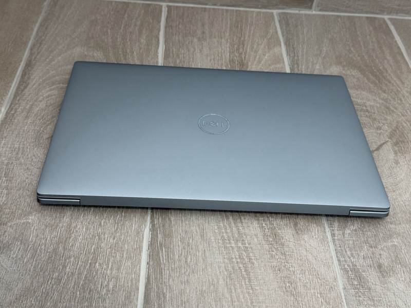 Dell XPS 9315 13" WUXGA Core i7-1250U 16GB RAM 512GB NVMe SSD Win-11 gallery