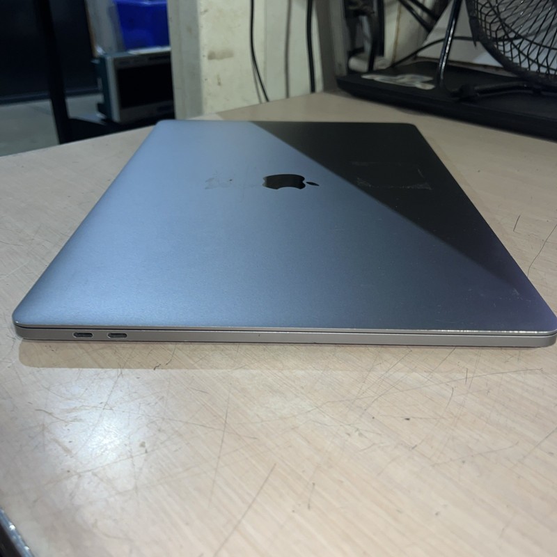 APPLE MACBOOK PRO 16" 2019 CORE I7-9750H 2.6GHZ 16GB RAM 256SSD gallery