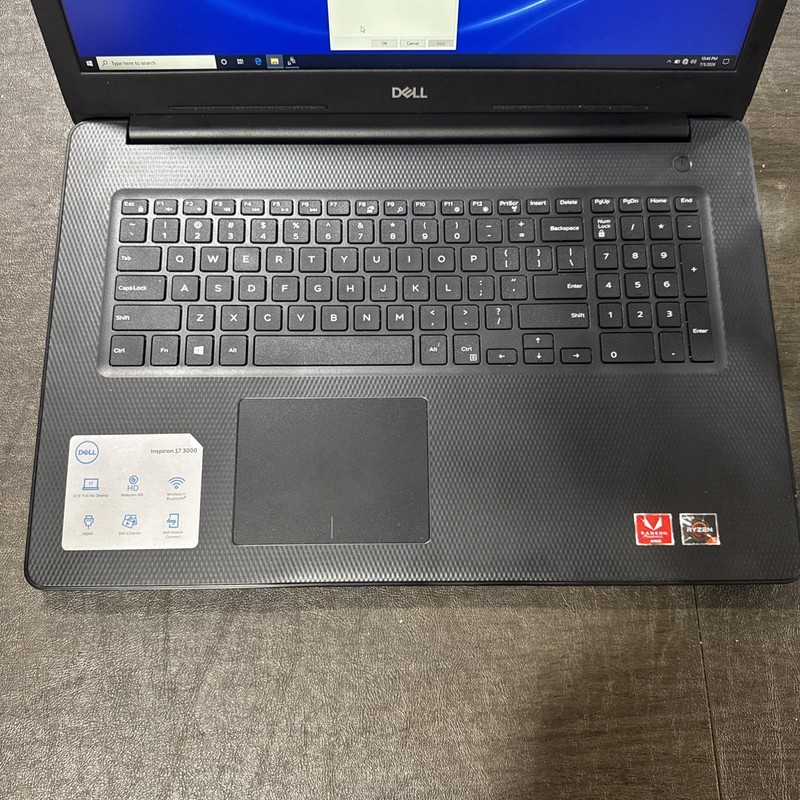Dell Inspiron 3785 AMD Ryzen 5 2500U 2ghz 12 GB 1 TB HDD Win 10H Slow No Charger gallery