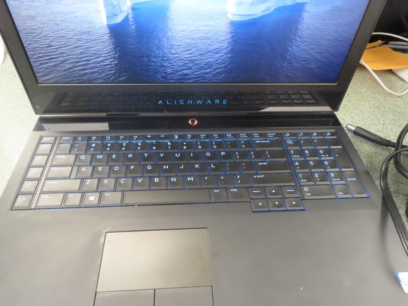 Alienware 17 R5 Gaming Laptop , I9-8950HK, 16GB RAM, 500gb gallery