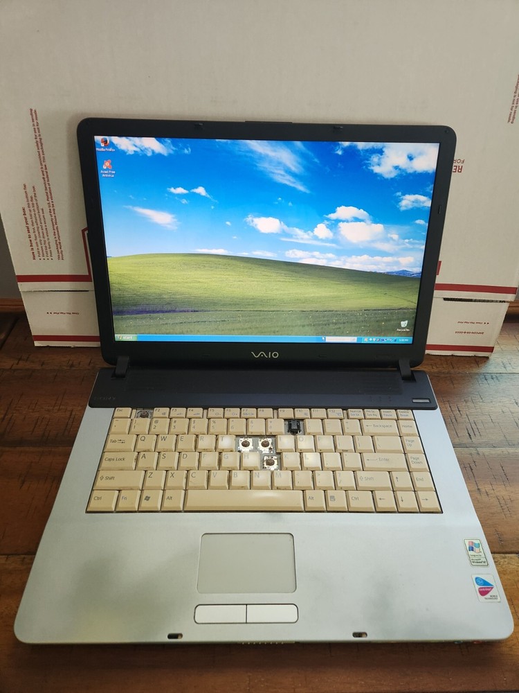 Sony Vaio VGN-FS920 15.4" (Intel Pentium M @ 1.73GHz,2GB Ram,160GB HDD) Win XP
