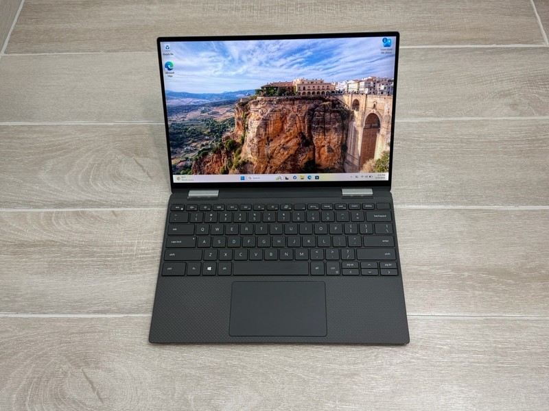 Dell XPS 13 9310 2-in-1 13" Touch Laptop Core i7-1165G7 16GB RAM 256GB NVMe SSD gallery