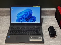 Acer Aspire One Cloudbook 14 AO1-431-C8G8 Intel Celeron 2gb RAM 32gb SSD Win 11