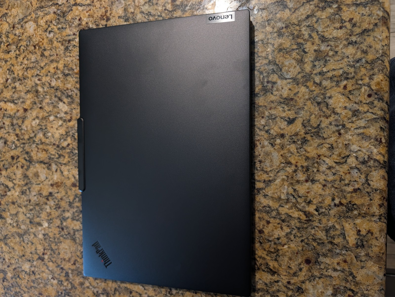 Lenovo ThinkPad P1 Gen 8 16" 7 255H 32GB 512GB RTX 1000 Blackwell 21Q8001CUS gallery