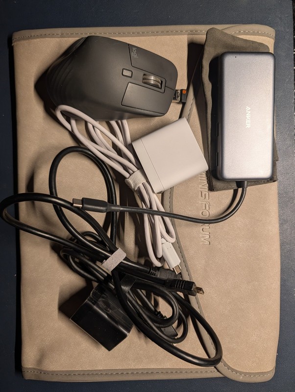 READ Bundle MINISFORUM V3 Laptop Tablet 32GB RAM, 1TB SSD, AMD 8840U gallery