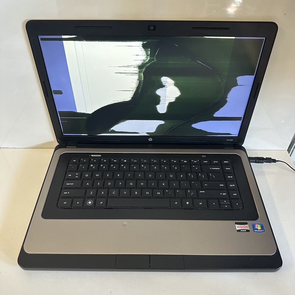 15.6” HP 635 Notebook Laptop AMD 1GB RAM NO HDD Scraps/Salvage