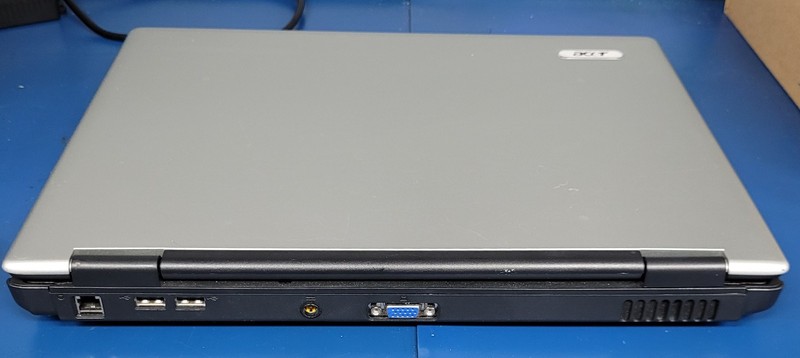 Acer Aspire 3100-1718 BL51 AMD Sempron 3500 @1.00 GHz + 256 MB RAM No HDD gallery