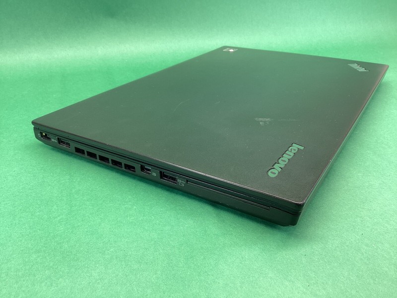 Lenovo ThinkPad T440s Laptop 512HD i5 POWERS ON - UNTESTED gallery