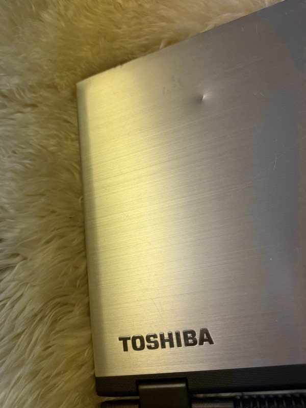 Toshiba Laptop Intel i7-6500U 2.50GHz 8GB RAM 1TB HDD Powers On No Charger AS-IS gallery