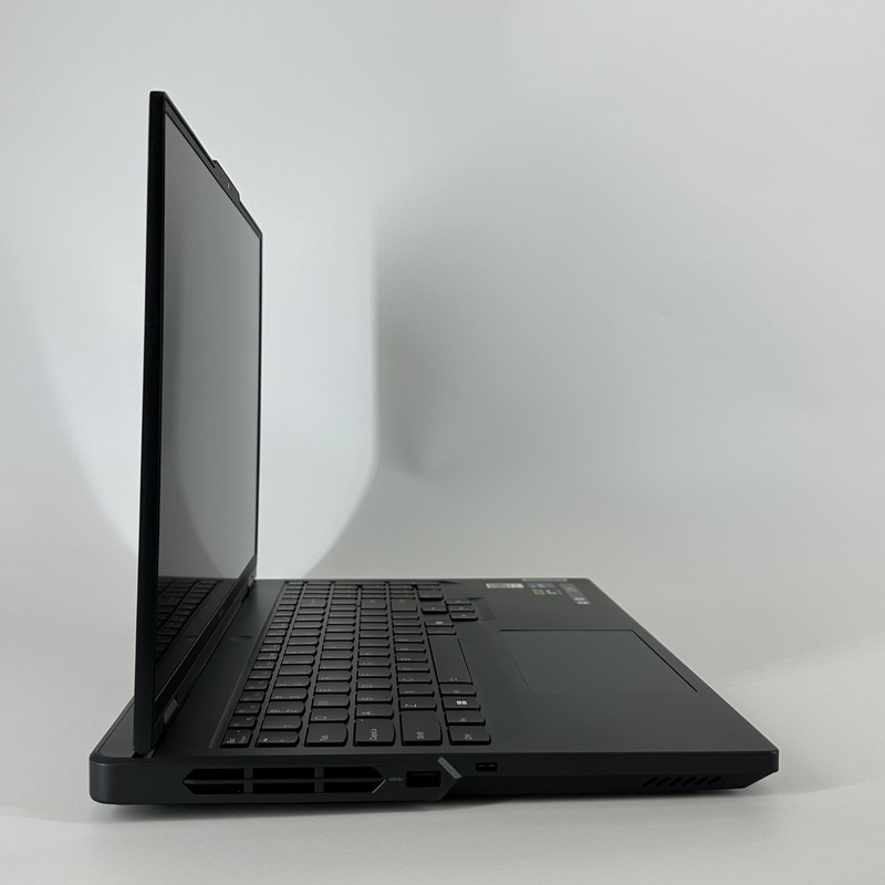 Lenovo Legion Pro 5i Gen 9 16 165Hz QHD+ 2.2GHz i9-14900HX 32GB 1TB/1TB RTX 4070 gallery