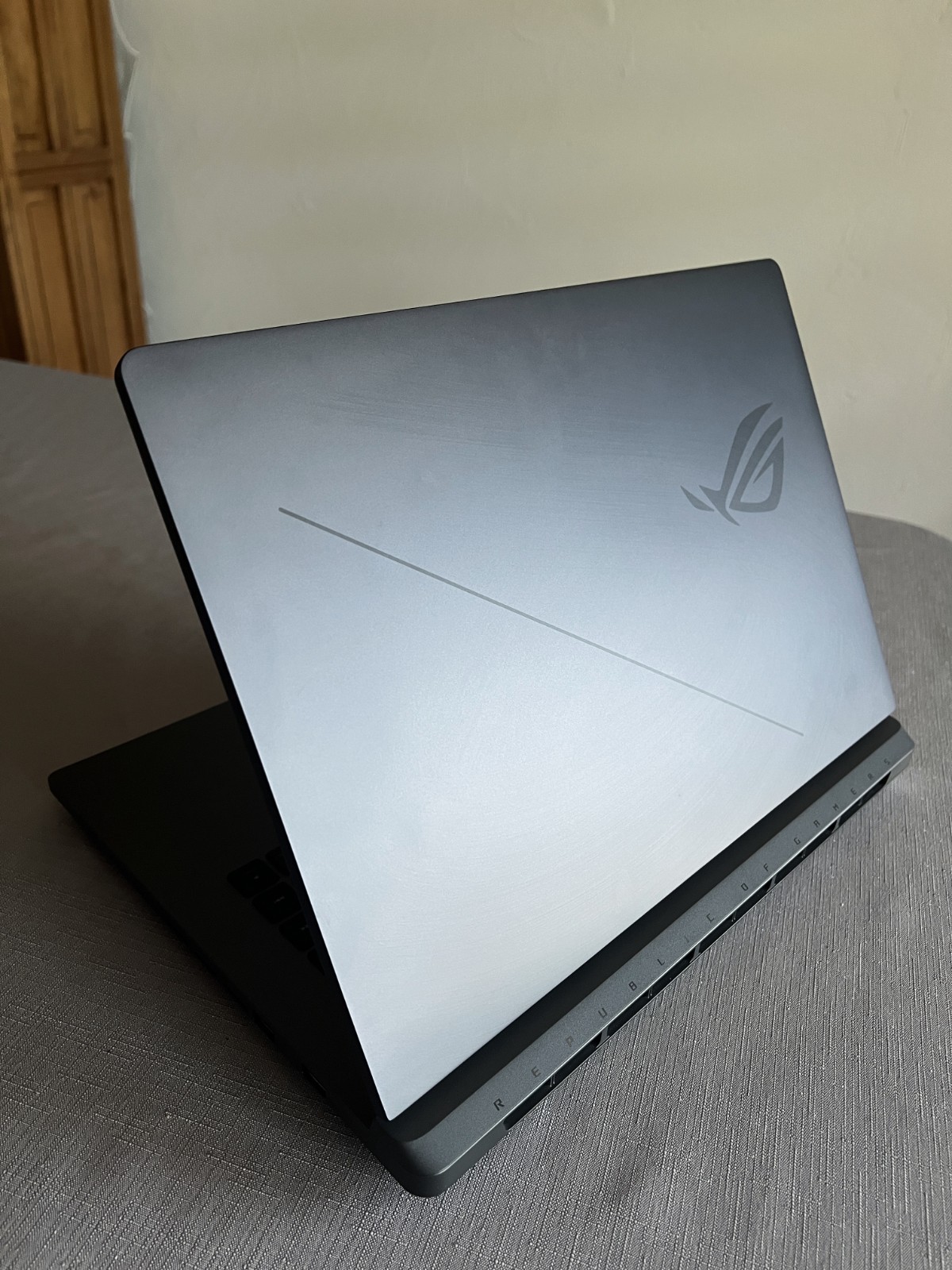 ASUS ROG Strix G16 (2025) Gaming Laptop RTX 5070 Ti gallery