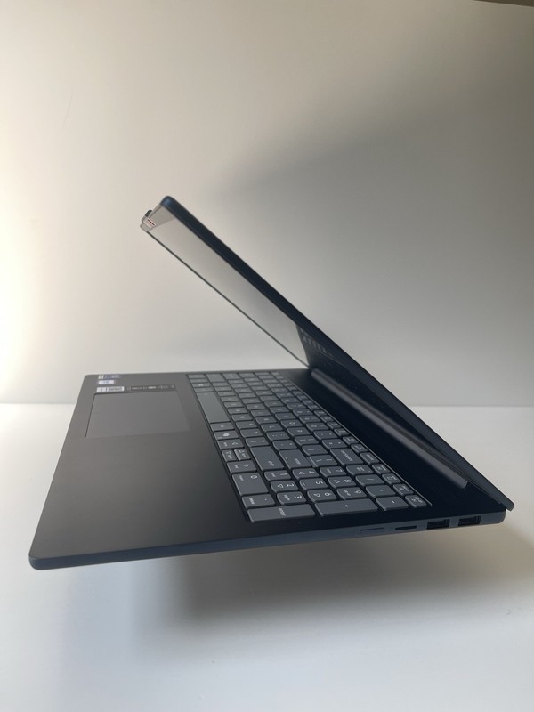 Lenovo IdeaPad Slim 5 16IPH11 16" WUXGA Touch - Ultra 5 322, 16GB RAM, 512GB SSD gallery