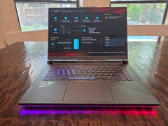 ASUS ROG Strix G16 – 16″ FHD+ 165Hz, Ryzen 9 8940HX, RTX 5070Ti, 16GB RAM, 1TB