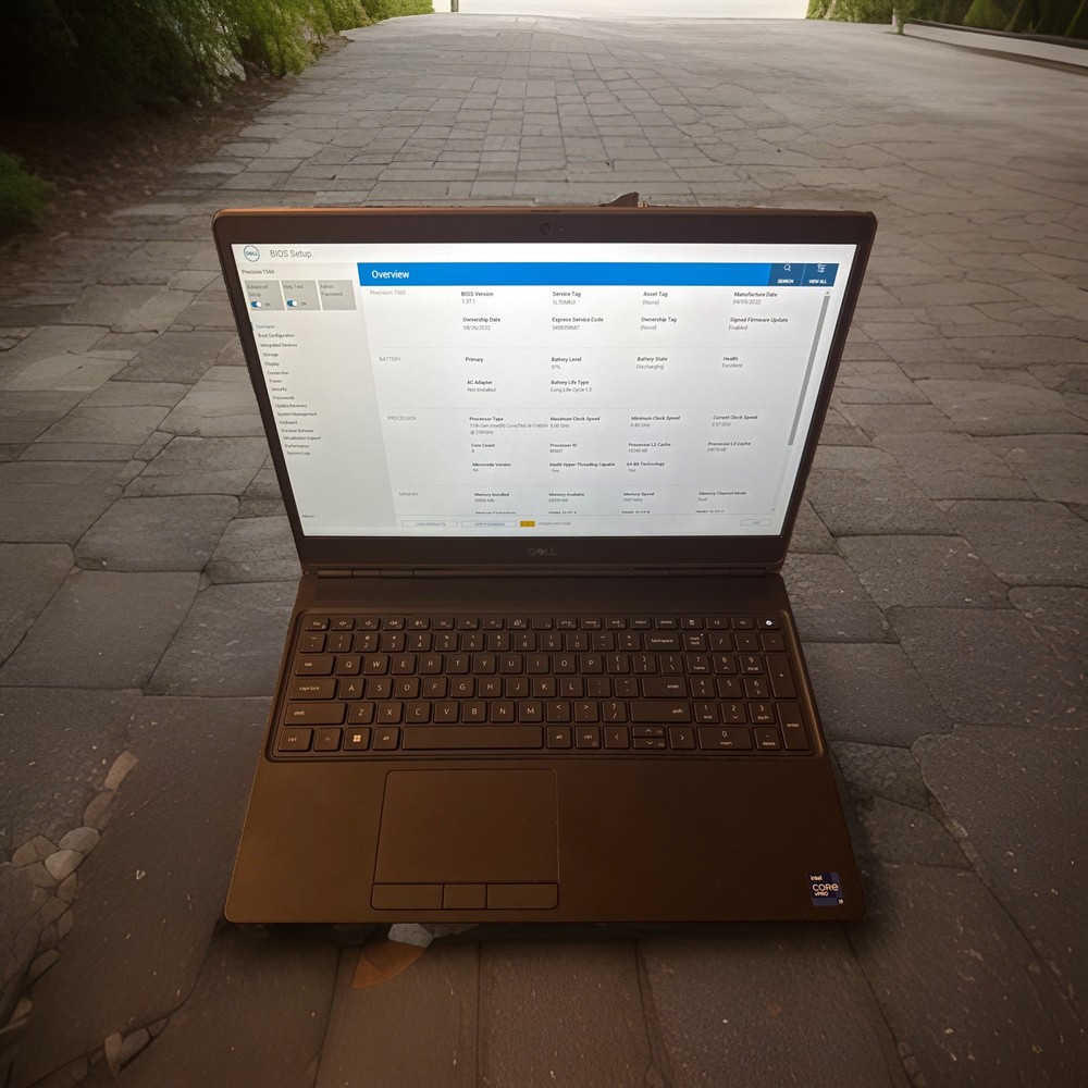 Dell Precision 7560 i9-11950H 64GB RAM intel UHD graphics NO SSD