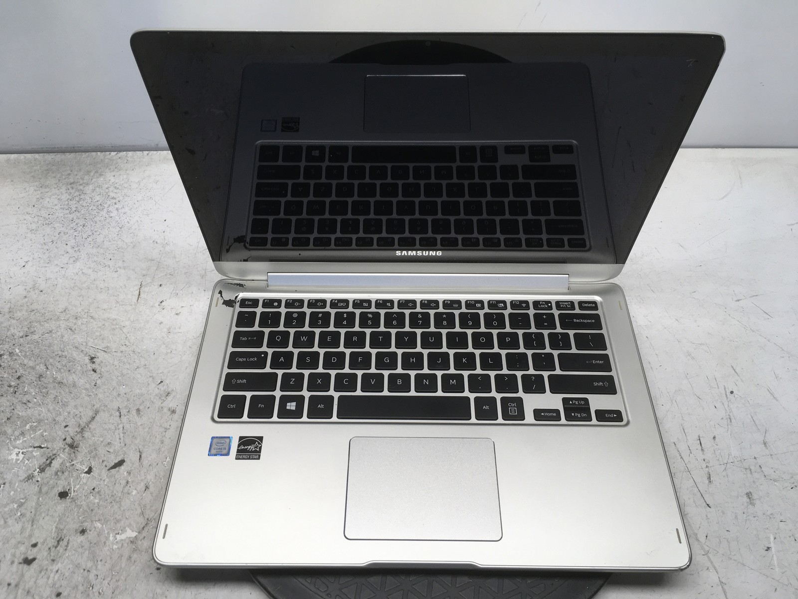 Samsung 740U Intel i5-6200U 2.3GHz 8 GB NO HDD No Batt gallery