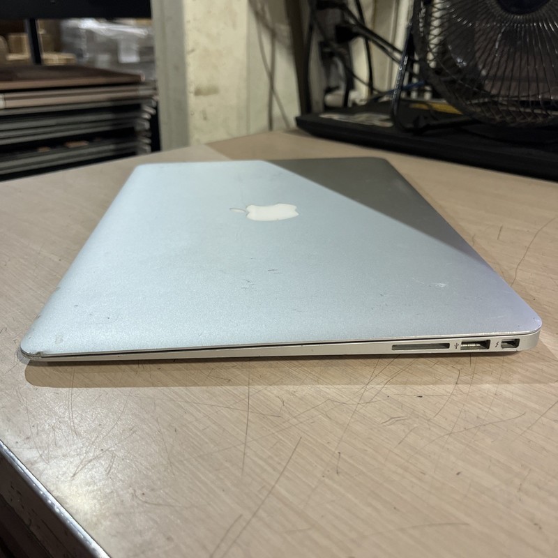 APPLE MACBOOK AIR 13" 2015 CORE I5-5250U 1.6GHZ 4GB RAM NO HD gallery