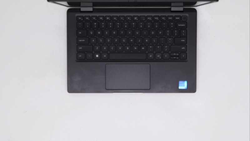 Dell Latitude 7330 13" i7-1255u 16GB 256GB - Very Good gallery
