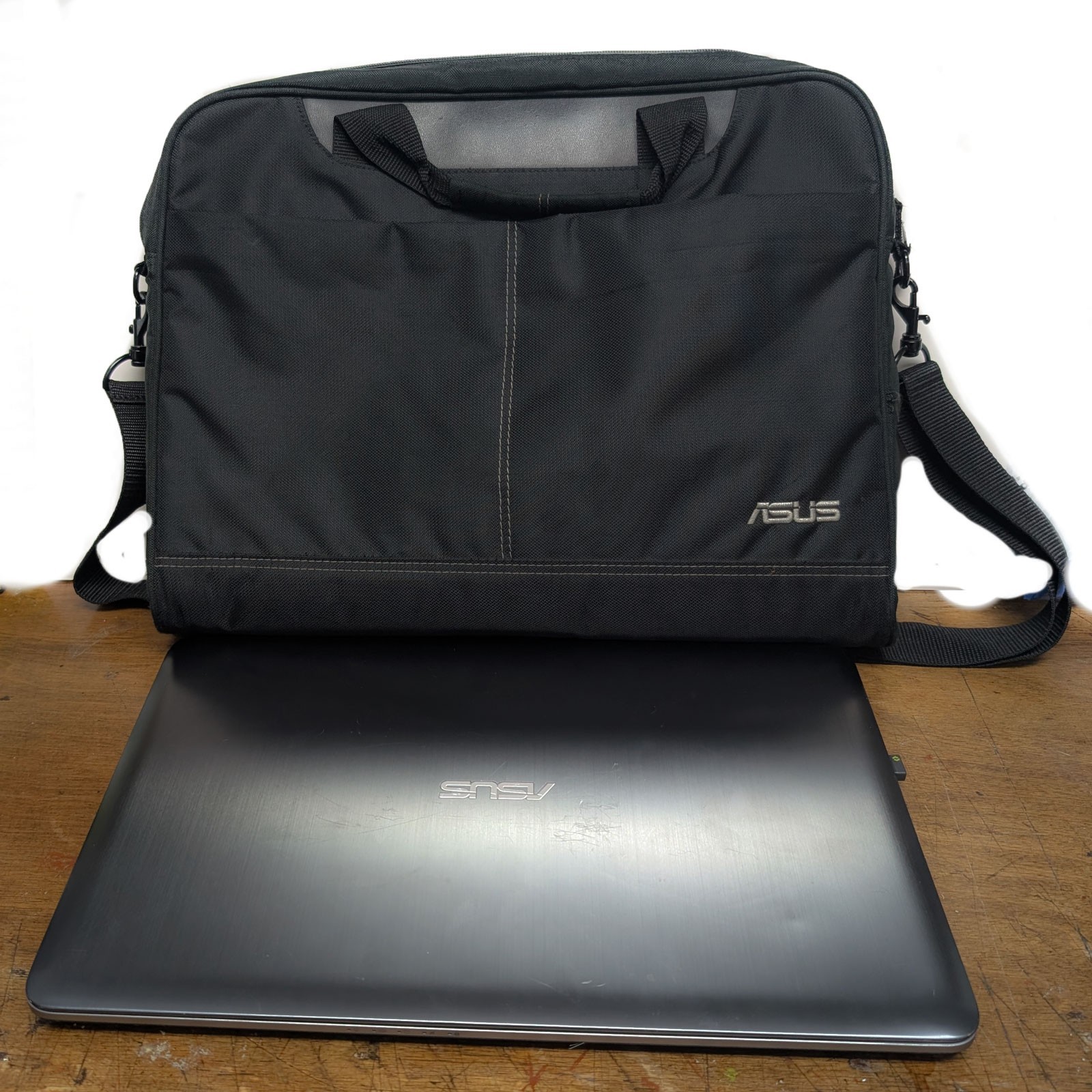 ASUS ZenBook 15.6'' core i7-16GB gallery