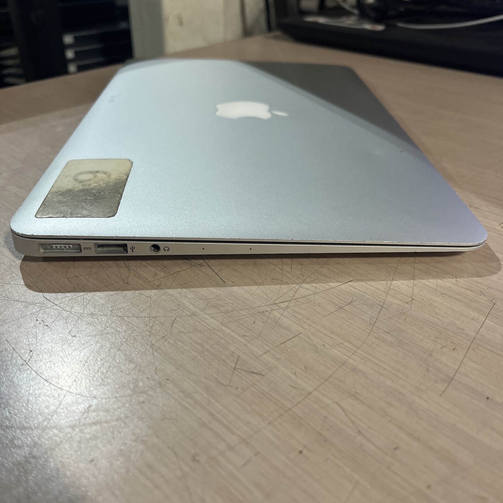APPLE MACBOOK AIR 11" EARLY 2015 CORE I5-5250U 1.6GHZ 4GB RAM NO HD gallery