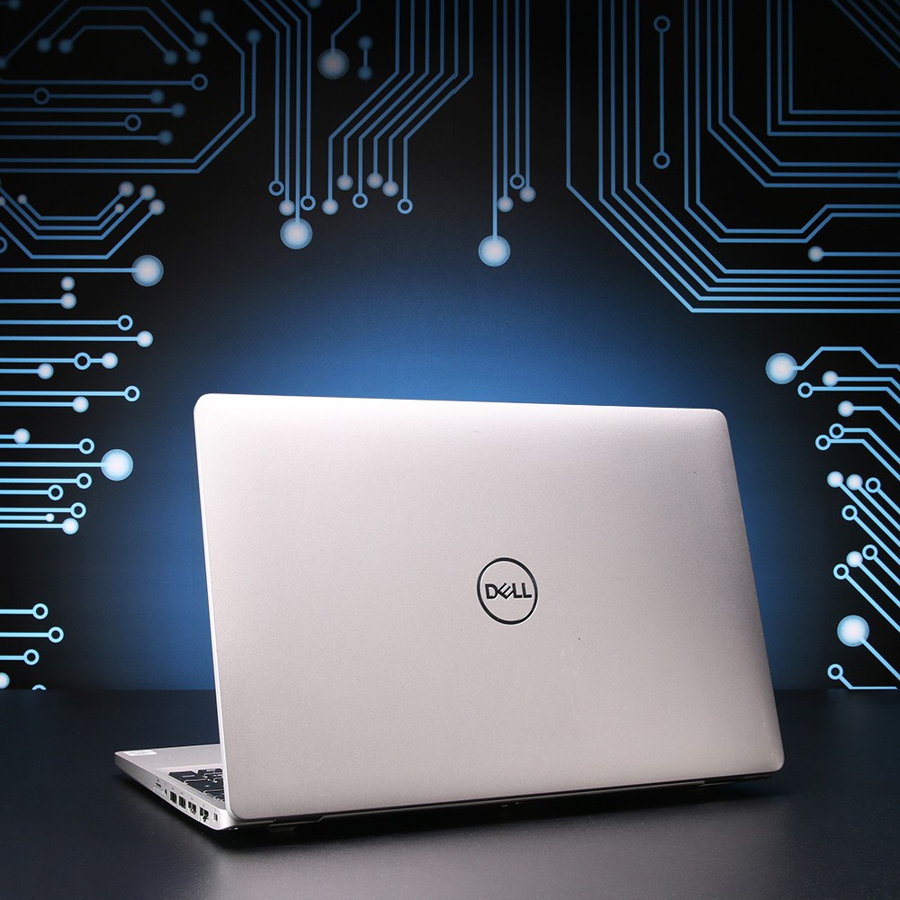 Dell Precision 3550 // i7-10610U, 32GB RAM, Quadro P520, 512GB SSD gallery