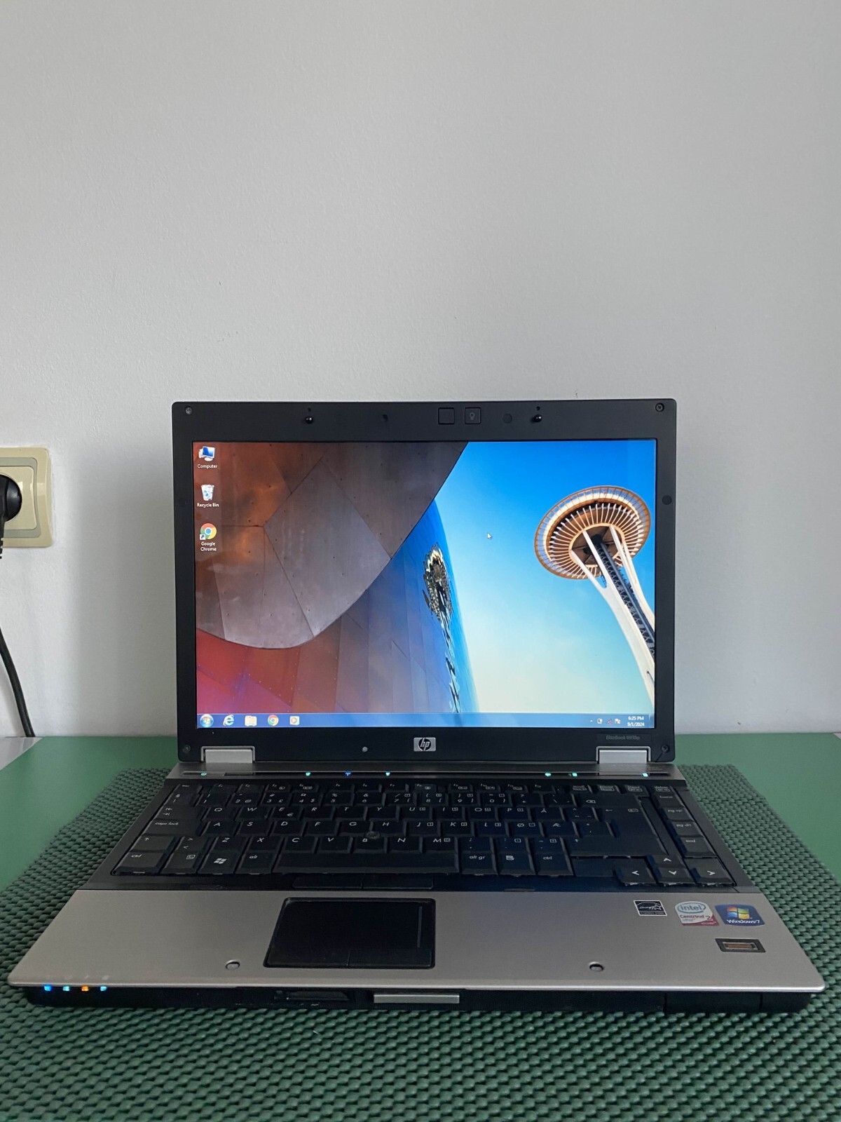 HP EliteBook 6930p - Core 2 Duo P8600 / 2.4 GHz gallery
