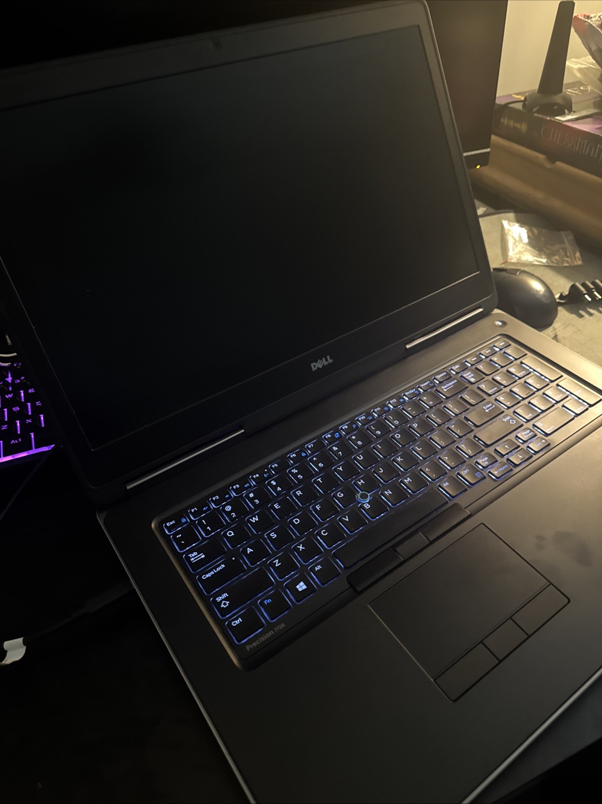 Dell Precision 7720 Intel Core i7-7th Generation gallery