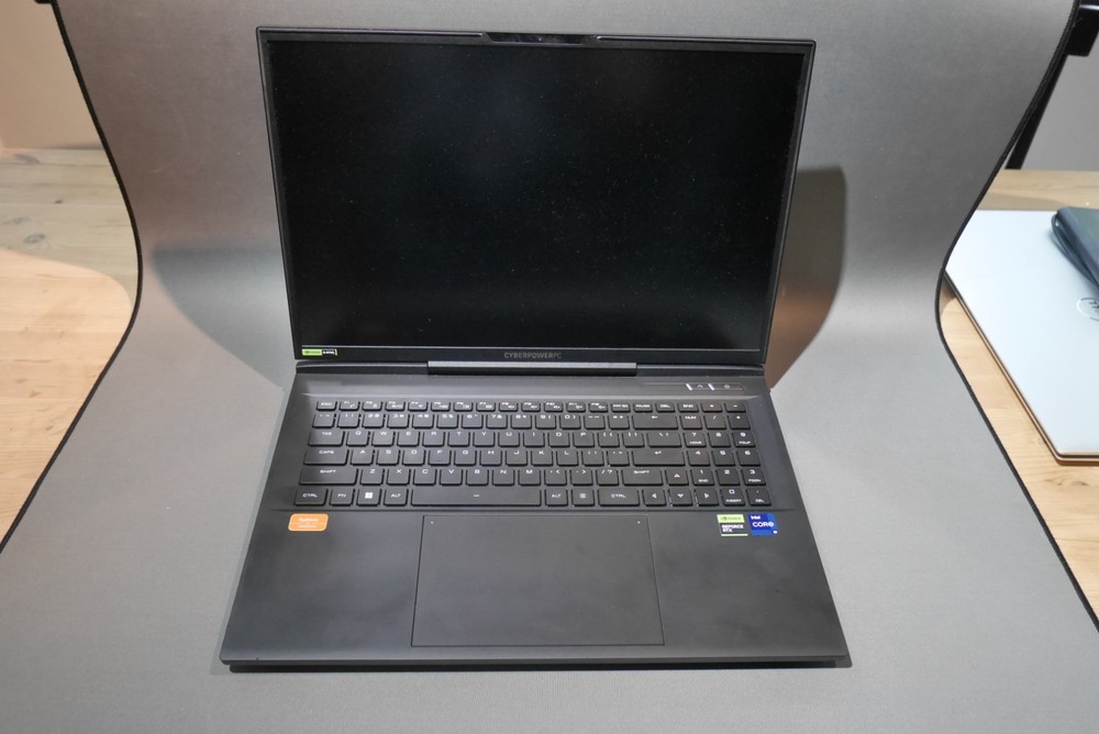 CyberPowerPC Tracer VI - Intel Core i9-13900HX - 64GB - 2TB - GeForce RTX 4090