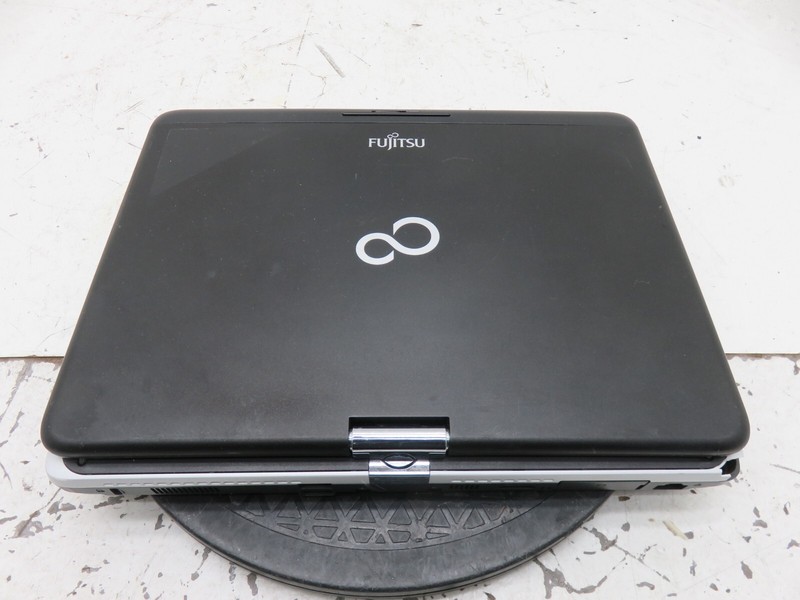 Lot of 3 Fujitsu LifeBooks (2) T730, (1) T731 Laptops - Parts/Repair gallery