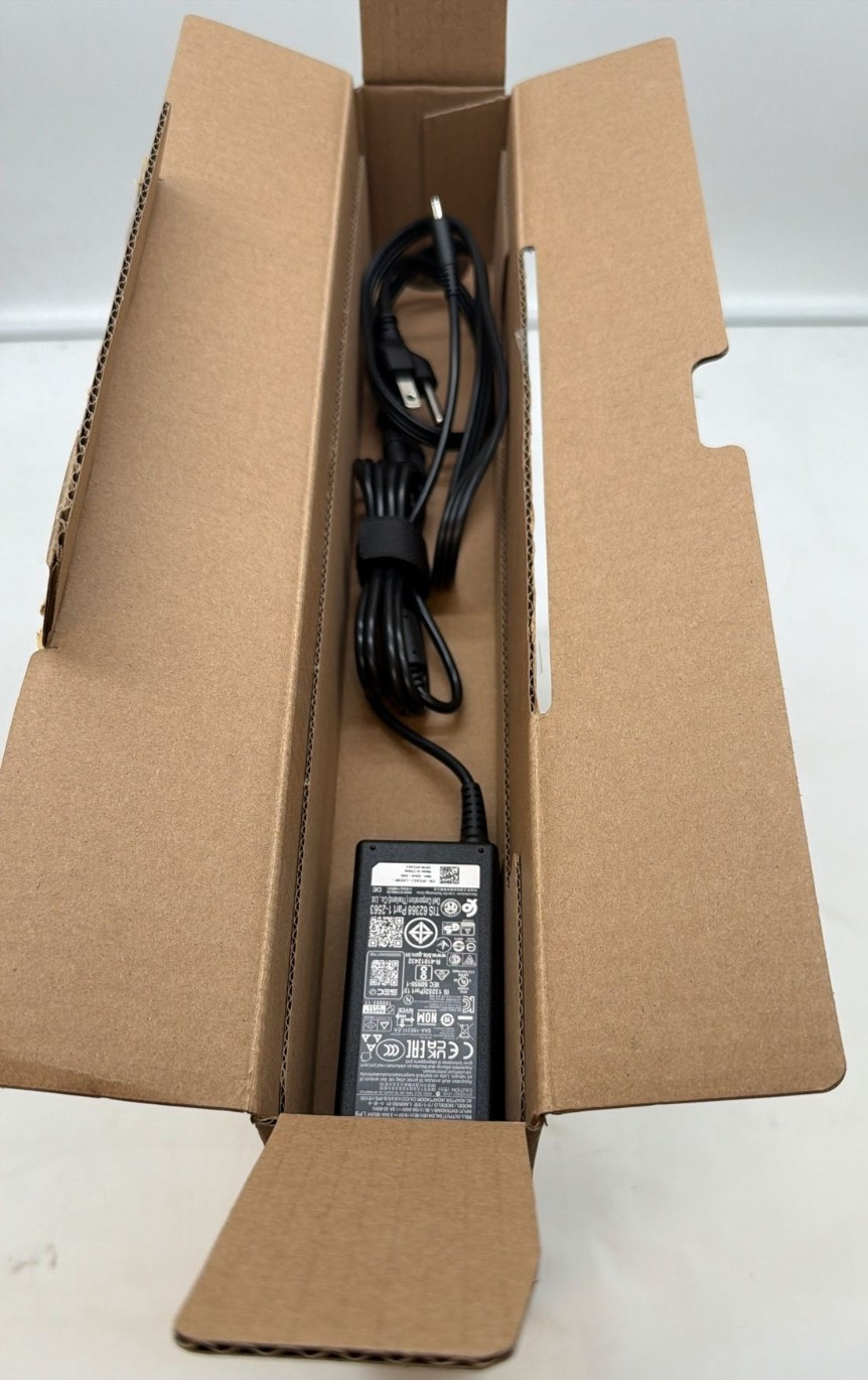 Dell Pro 15 Essential PV15250 15.6 Notebook - Full HD - 120 Hz - Intel Core i5 gallery