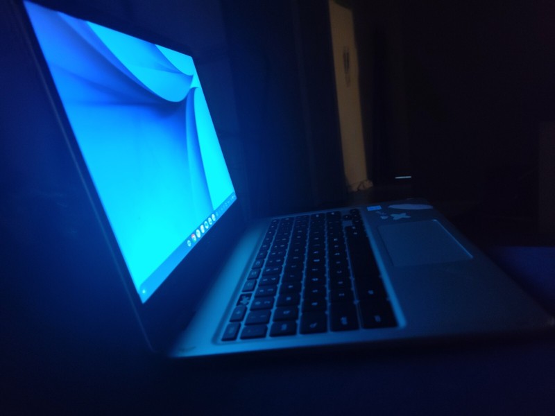 Samsung Chromebook Plus 12.2" (64GB eMMC, Intel Celeron 3965Y, 1.50GHz, 4GB RAM) gallery