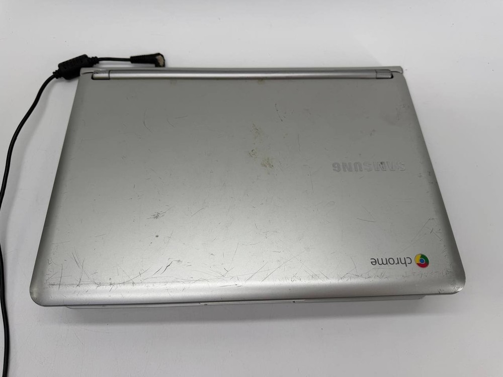 Samsung Series 3 Chromebook XE303C12-A01US 11.6in 2GB 16GB Working 2.35 lb