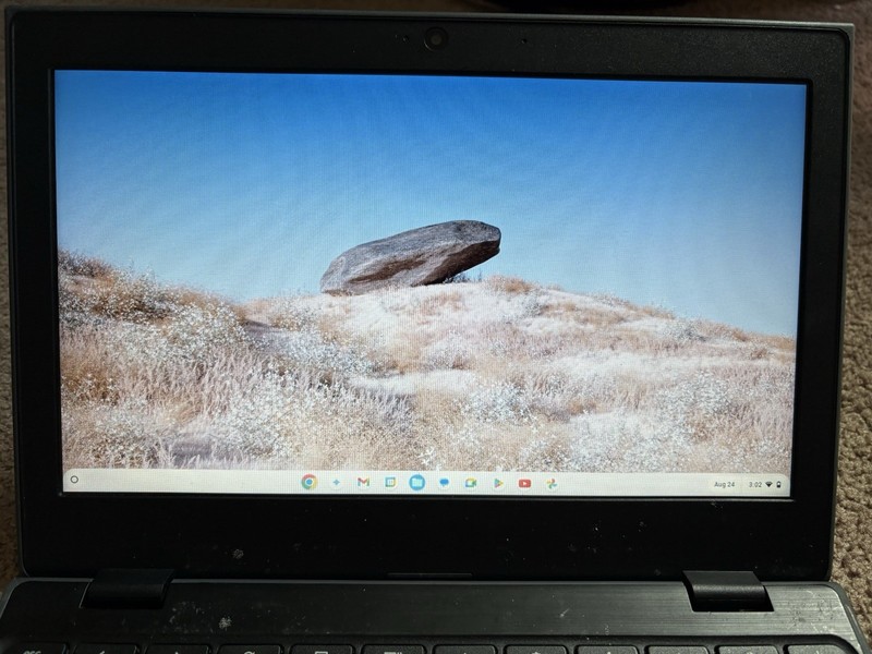 Lenovo 100e Chromebook 2nd Gen MTK 11.6" (32GB, 4GB RAM) + Charger + Carry Case gallery
