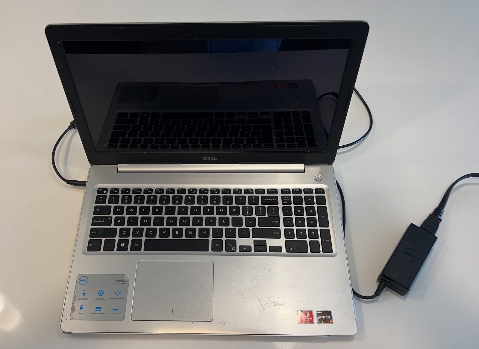 Dell Inspiron 5575 - AMD Ryzen 5 - 16GB RAM - 512GB SSD Windows 10 Pro gallery