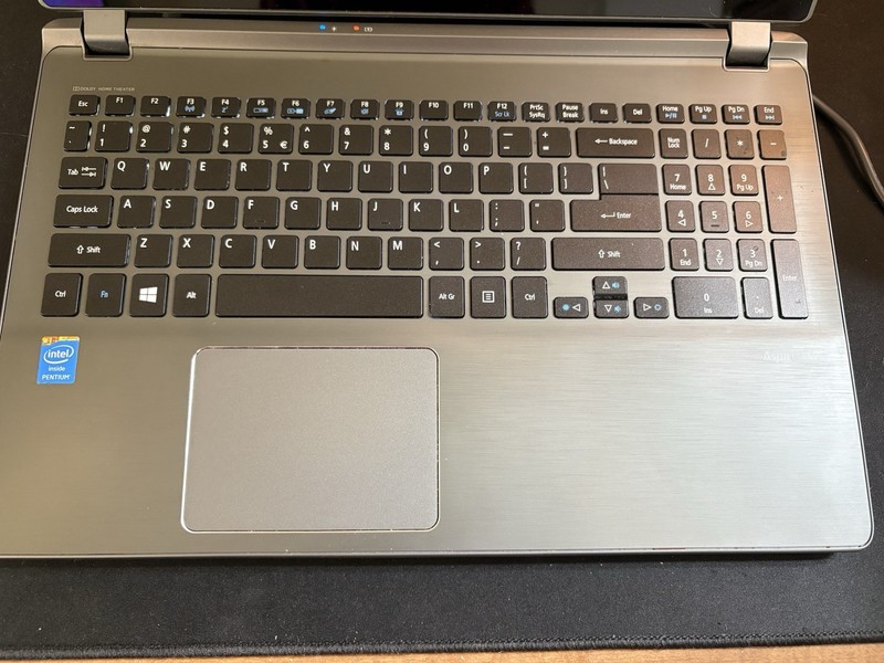 Acer Aspire 15.6" Touchscreen Laptop Pentium 2117U 6GB 750GB HDD W10H gallery