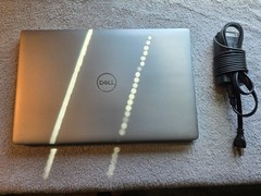 dell latitude 5530 i7-1255U / 64gb ram / windows 11 pro / Power adapter included