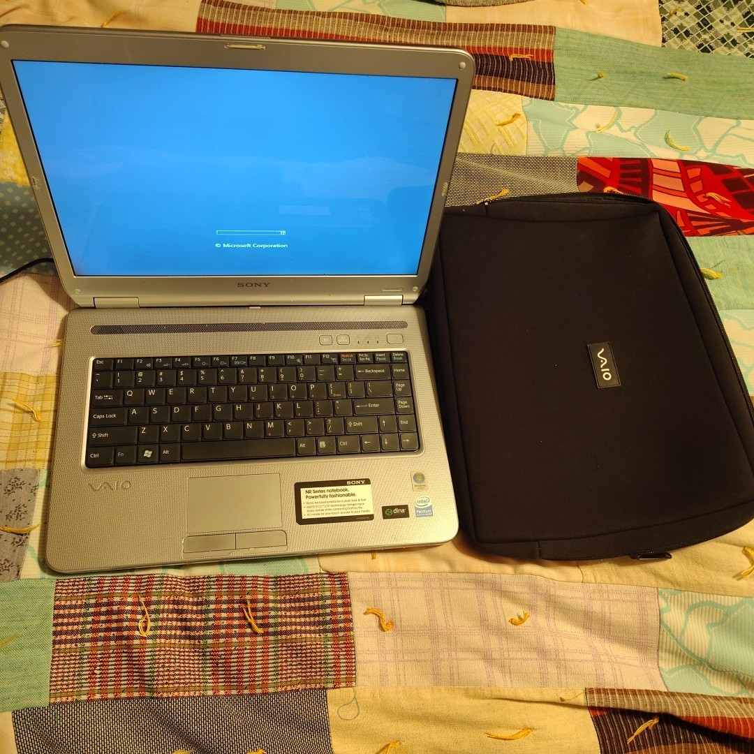 Sony VAIO Model PCG-7Z2L Silver 15.4" Notebook Laptop – Powers On **READ DESC* gallery