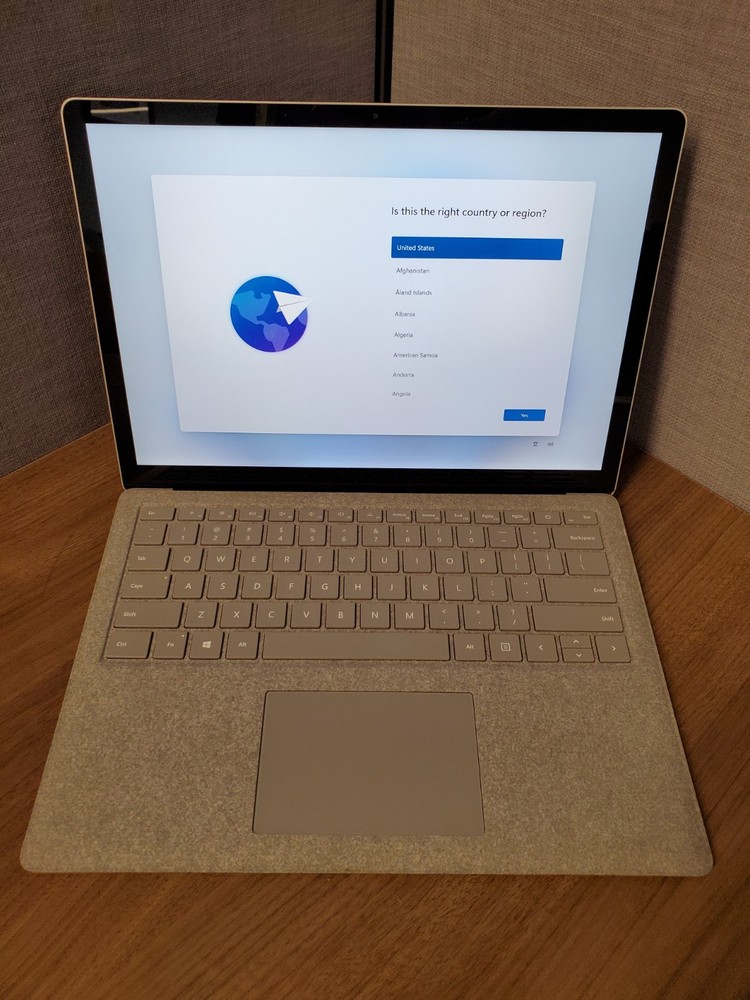 Microsoft Surface Laptop 2 | i5-8350U | 8GB RAM | 128GB SSD | Win11 Pro | Silver