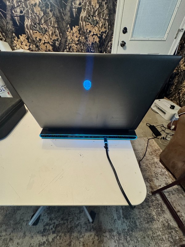 Alienware M18 R2 Gaming Laptop gallery