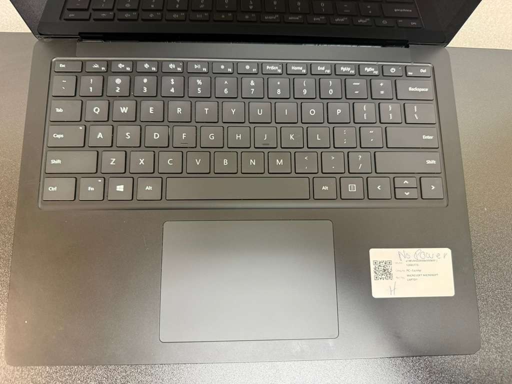 Microsoft Surface Laptop 3 13.5" I5-10th - DOESN'T POWER ON gallery