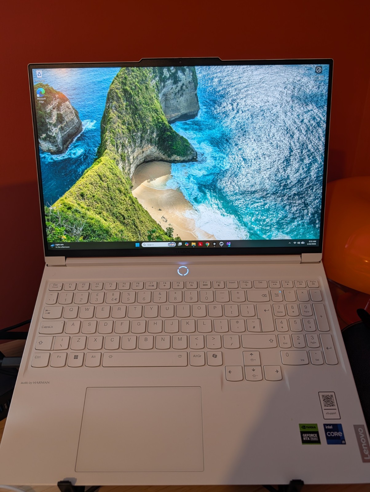 Lenovo Legion 7 16IRX9 White Gaming Laptop (2024, RTX 4060, 240Hz, Qwerty RGB) gallery