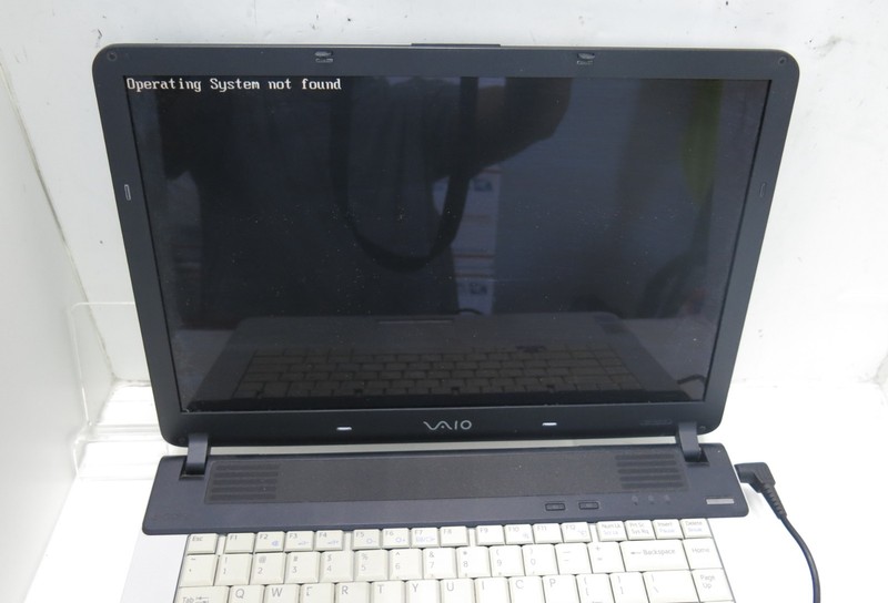 Sony Vaio PCG-7A2L 15.4" Laptop Intel Centrino Silver | Powers On gallery