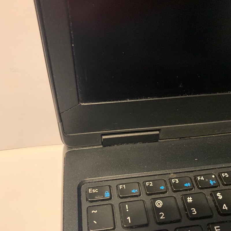 Dell Precision 7530 Mobile Workstation Xeon 64GB/1TB Quadro P3200 4GB gallery