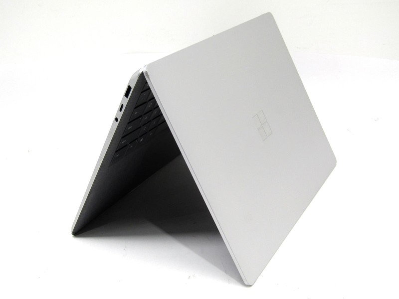 Microsoft Surface Laptop 4 1950 13.5" | Core i5-1145G7 | 8GB LPDDR4 | 256GB m.2 gallery