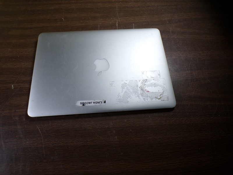 MacBook Air "Core 15" 1.3 13" (Mid-2013) 1.3 GHz Core i5 (i5-4250U) 4GB RAM gallery