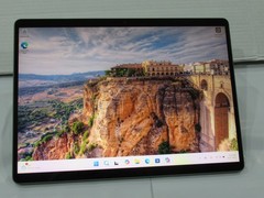 Microsoft Surface Pro 9 (Model 2038), 13″ Touchscreen Core i5-1235U 8GB 256ssd