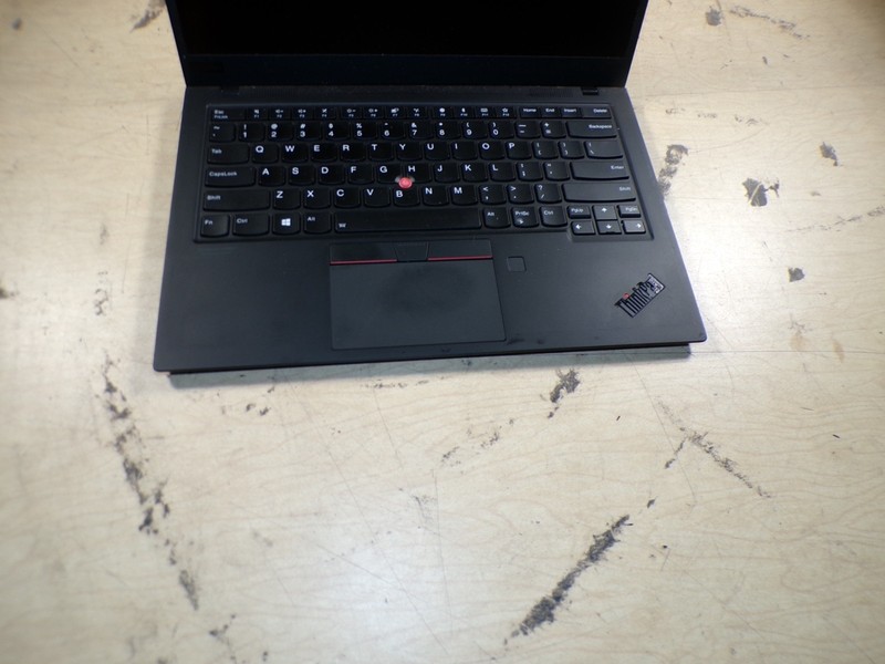 THINKPAD X1 CARBON 7TH GEN I7 8GB RAM **NO POWER ON **NO HD/ NO CADDIE/ NO OS gallery
