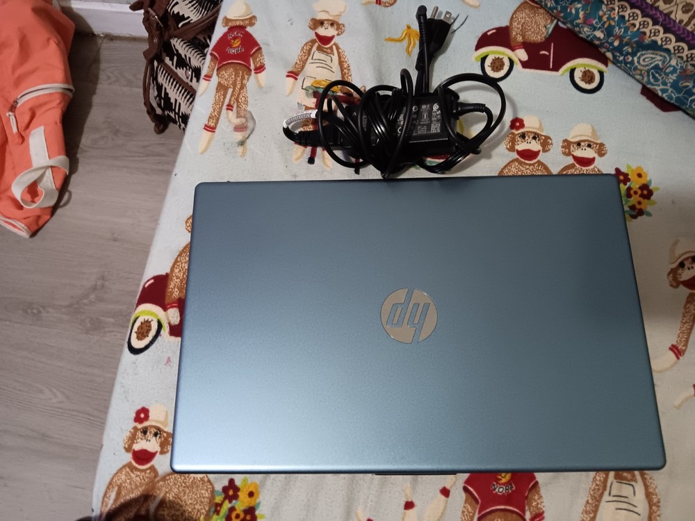 HP laptop 15-fd0xxx intel core i3 238 GB - 8 GB RAM