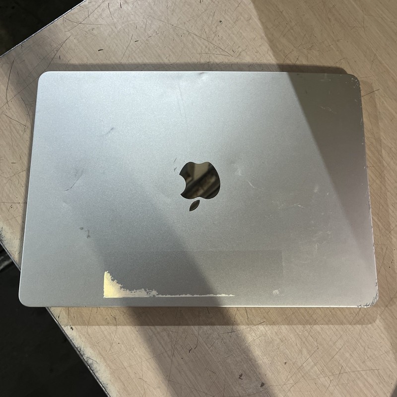 APPLE MACBOOK AIR 8 CPU/8 GPU 13" 3.49GHZ "M2" 8GB RAM 256SSD gallery