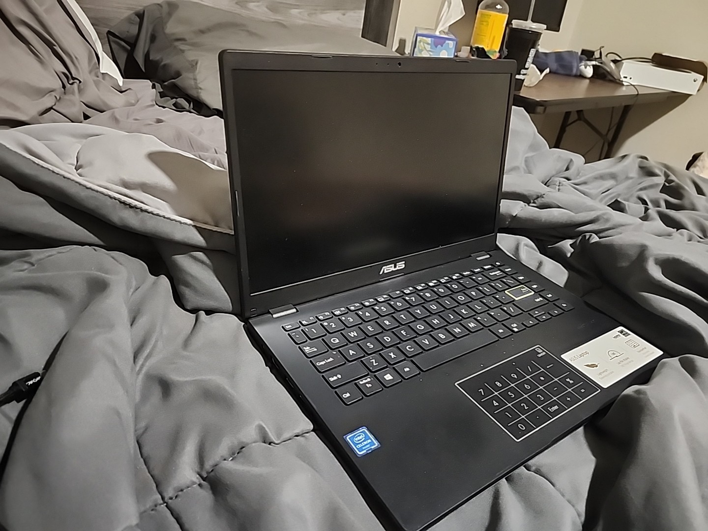 ASUS 14'' E410M (64GB eMMC Intel Celeron N4020 +4GB RAM) -Win11- gallery