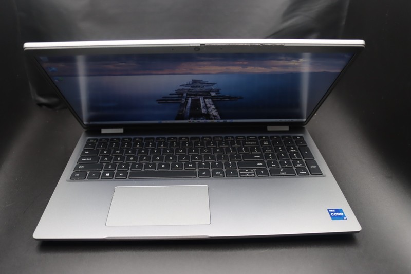 Dell Precision 3561 15.6" (500GB SSD, Intel Core i7-11800H, 16GB RAM) NVIDIA gallery